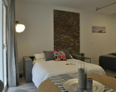 Serviced apartment Apartamentos Suites Cariatide (Plasencia, Spain)