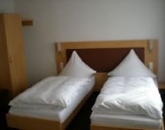 Otel Gasthof Lamm (Grabenstetten, Almanya)