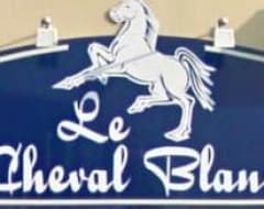 Hotel Le Cheval Blanc (Le Loroux-Bottereau, France)