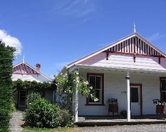 Khách sạn Murrell's Grand View House (Manapouri, New Zealand)
