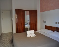 Khách sạn Hotel Urano (Cattolica, Ý)