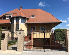 Khách sạn Hevizquelle Apartments (Hévíz, Hungary)