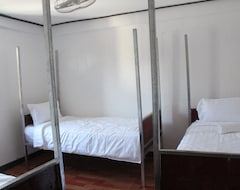 Khách sạn Y Not Laos Hostel (Luang Prabang, Lào)