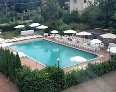 Hotel Nuova Italia (Gozzano, Italija)
