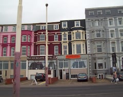 Otel St James (Blackpool, Birleşik Krallık)