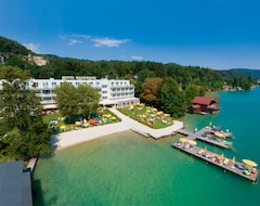 Khách sạn Werzers Seehotel Wallerwirt (Techelsberg, Áo)