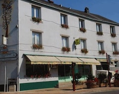 Logis Hotel Restaurant La Croix Verte (Neau, Francia)