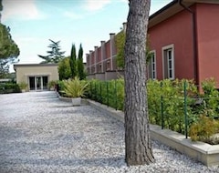 Apart Otel Cevoli Country Resort (Lari, İtalya)