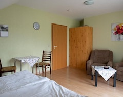 Cijela kuća/apartman 2-Bed Apartment (30 Sqm) - Cloister Garden - Winery And Holiday Apartment Erbacher Hof (Burgsponheim, Njemačka)