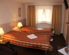 Khách sạn Hotel Wolica (Godziesze Wielkie, Ba Lan)