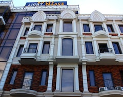 Hotel Light Palace (Batumi, Georgien)