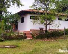 Koko talo/asunto Finca Trochez (Suárez, Kolumbia)