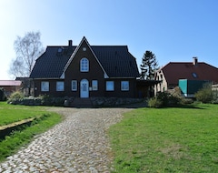 Toàn bộ căn nhà/căn hộ Landhaus KrÖslin With Fireplace, Sauna And Large Plot (Kröslin, Đức)