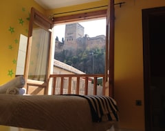 Otel White Nest Hostel (Granada, İspanya)
