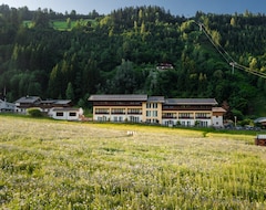 Otel AlpenChalet (Neukirchen am Großvenediger, Avusturya)