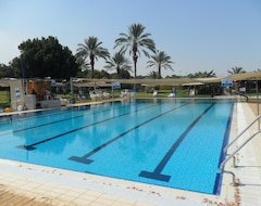 Khách sạn Almog Kibbutz Hotel (Almog, Israel)