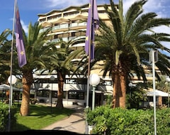 Khách sạn Hotel Caesar (Lido di Camaiore, Ý)