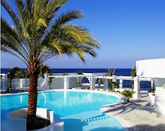 Otel Thalassa Sea Side Resort & Suites (Kamari, Yunanistan)