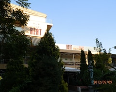 Khách sạn Heat (Peshtera, Bun-ga-ri)