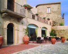 Hotel Resort Borgo San Rocco (Castino, Italien)