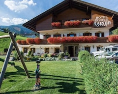Khách sạn Rainer Eggele (Innichen, Ý)