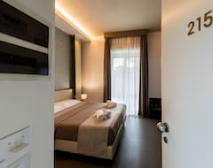 Khách sạn Hotel Palazzo Del Garda & Spa (Desenzano del Garda, Ý)
