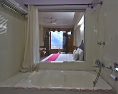 Sarthak Resorts-Reside In Nature With Best View, 9 Kms From Mall Road Manali (Manali, Indien)