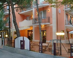 Hotel Fra I Pini (Rimini, İtalya)