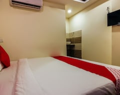 Khách sạn Oyo 65797 Adda Rooms (Hyderabad, Ấn Độ)