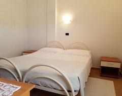 Otel Su Pranu (Onifai, İtalya)