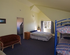 Hotel Howard's Mountain Lodge (Whakapapa, New Zealand)