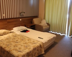 Khách sạn Hotel Selena (Balchik, Bun-ga-ri)