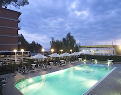 فندق هوتل ليدو (باسينانو سول تراسيمينو, إيطاليا)