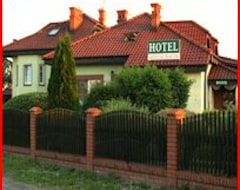 Hotel Dworek Zacisze (Wrzesnia, Poland)