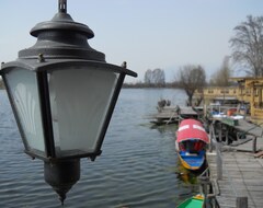 Toàn bộ căn nhà/căn hộ Shahenshah Group of House Boats (Srinagar, Ấn Độ)