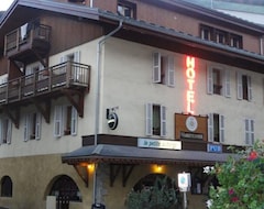 Otel La Petite Auberge (Brides-Les-Bains, Fransa)