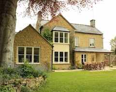 Koko talo/asunto Beautiful 6 Bedroom Detached Property, A Flat 5 Minute Stroll To Centre Of Town (Bourton on the Water, Iso-Britannia)