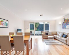 Hele huset/lejligheden Stylish And Spacious Townhouse In Brighton – Close To Station And Shops (Melbourne, Australien)