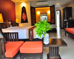 Hotel Navatara Phuket Resort (Playa Rawai, Tailandia)