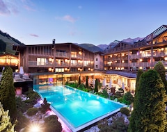 Khách sạn Hotel Quelle Nature Spa Resort (Gsies, Ý)