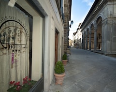 Khách sạn Logge Dei Mercanti (Monte San Savino, Ý)
