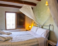 Hotel Arianel.La B&B Penedes (Torrellas de Foix, Spanien)