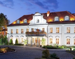 Hotel Pałac Czarny Las (Woźniki, Polonia)