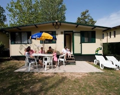 Khách sạn HAPPY CAMP MOBILE HOMES IN VILLAGGIO CAMPING BAIA DOMIZIA (San Luca, Ý)