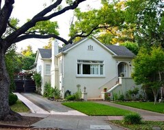 Koko talo/asunto Luxurious Berkeley Home (Berkeley, Amerikan Yhdysvallat)