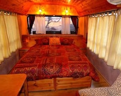 Bed & Breakfast Zimmerbus (Ezuz, Izrael)