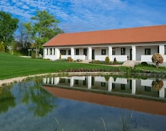 Hotel Páskom Cottage (Enying, Hungary)