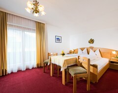 Hotel Haus Kometer (Kitzbuehel, Austria)