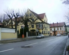 Hotel Zur Post (Unterföhring, Germany)