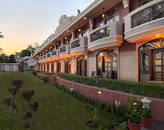 The Golden Palms Hotel & Spa (Mussoorie, India)